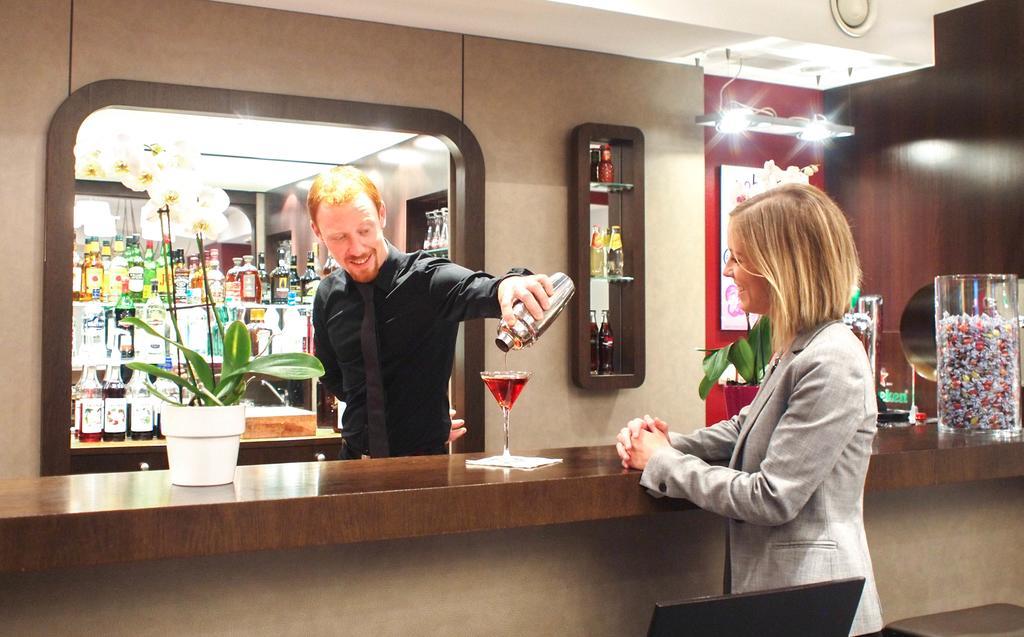 Mercure Angers Centre Gare Eksteriør billede